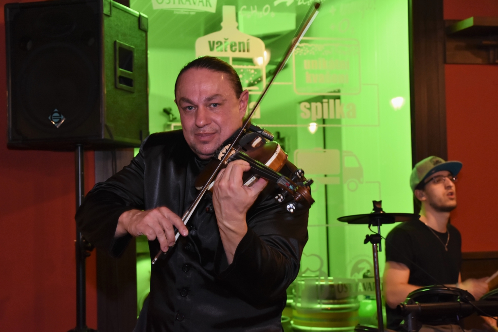 Jiří Erlebach, tentokrát s kapelou